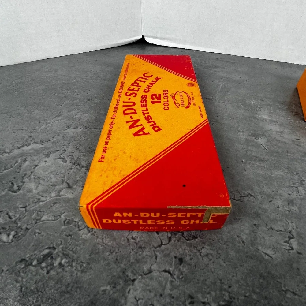 Vintage Binney & Smith An-Du-Septic‎ Dustless Chalk 12 Colors No 6112 USA Made